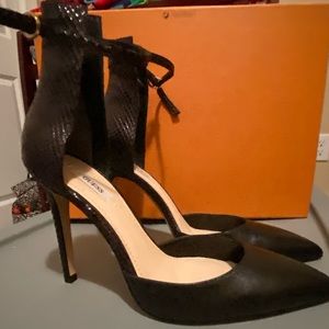 Guess Strap Pump Brand New